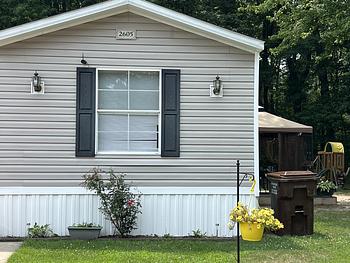 Thumbnail of mobile home