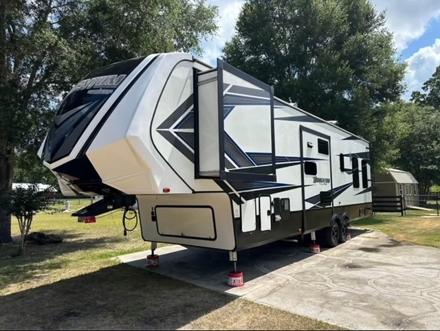 Photo of Rv