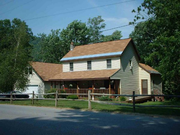 C:\Users\roburk\Desktop\Real Estate\18 Grist Mill\Main House.jpg