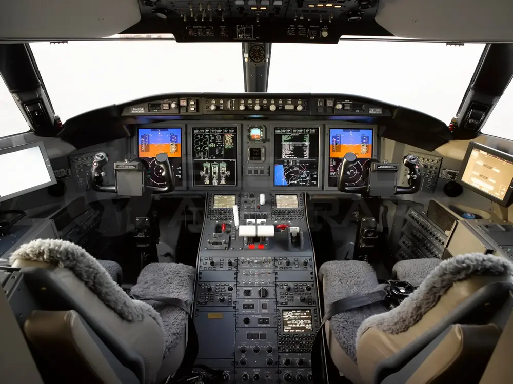 6809/bombardier-challenger-605-2010-flightmarket-id-6809-23162.webp