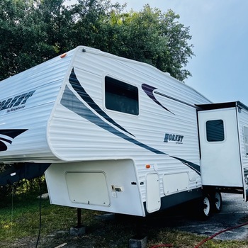 Thumbnail of RV