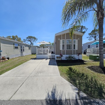 Thumbnail of mobile home