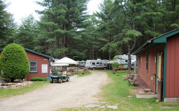 C:\Users\roburk\Desktop\Real Estate\18 Grist Mill\Complex.jpg