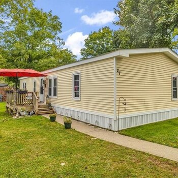 Thumbnail of mobile home
