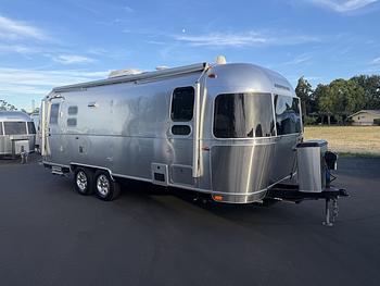 Thumbnail of RV