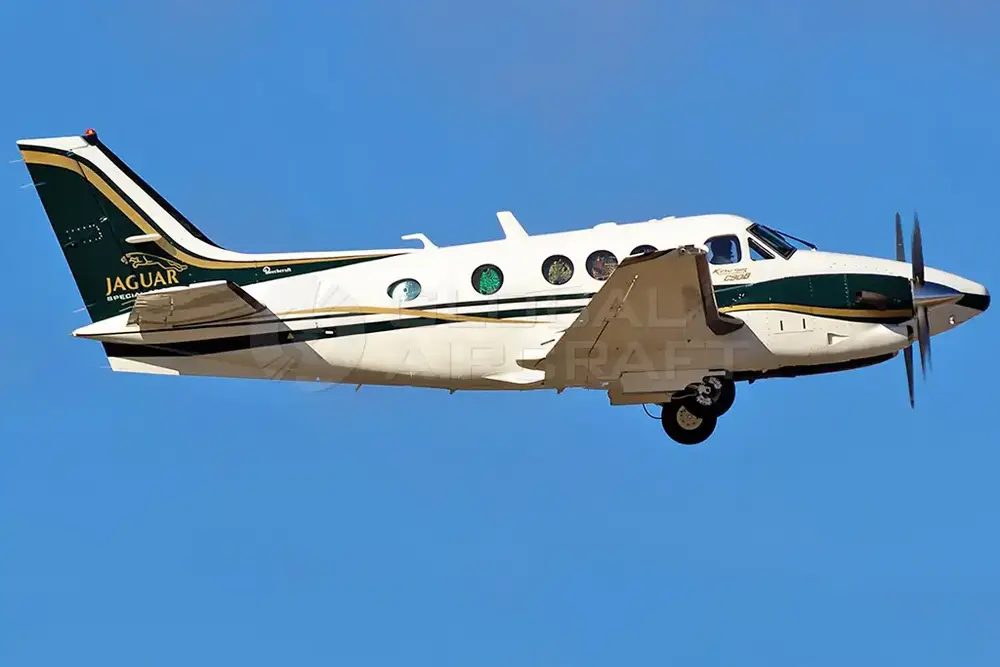7089/beechcraft-king-air-c90b-2000-flightmarket-id-7089-23147.webp