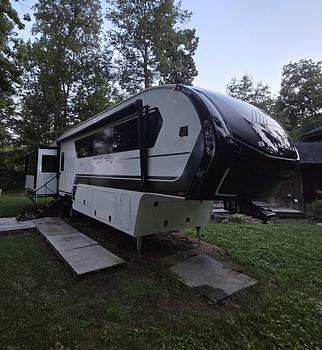 Thumbnail of RV
