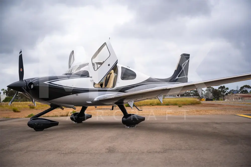 7406/cirrus-sr22-g3-2011-flightmarket-id-7406-10141.webp