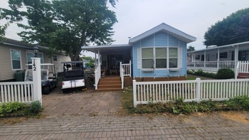 Thumbnail of mobile home