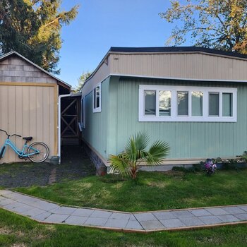 Thumbnail of mobile home