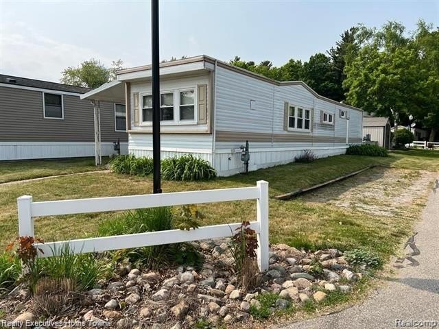 Photo of Mobile Home