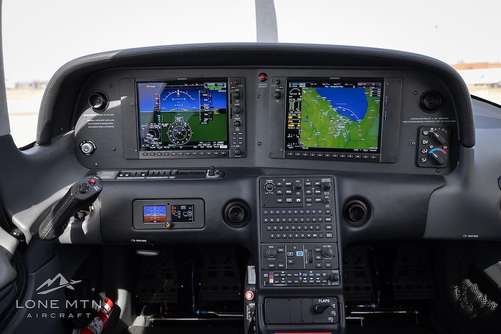 N135JS-04.jpg