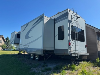 Thumbnail of RV