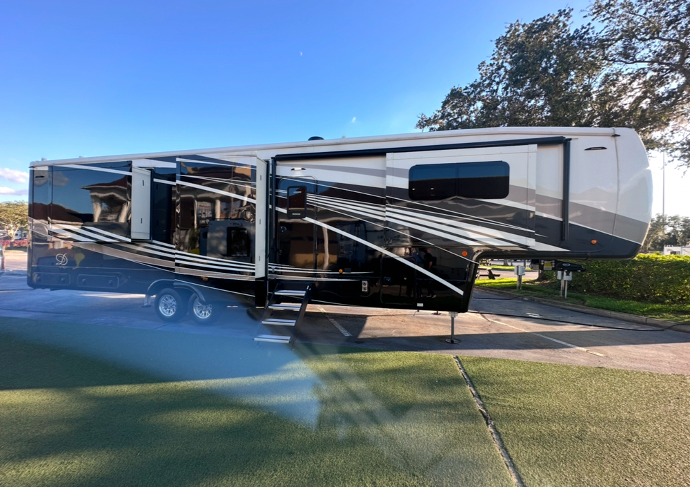 Photo of Rv