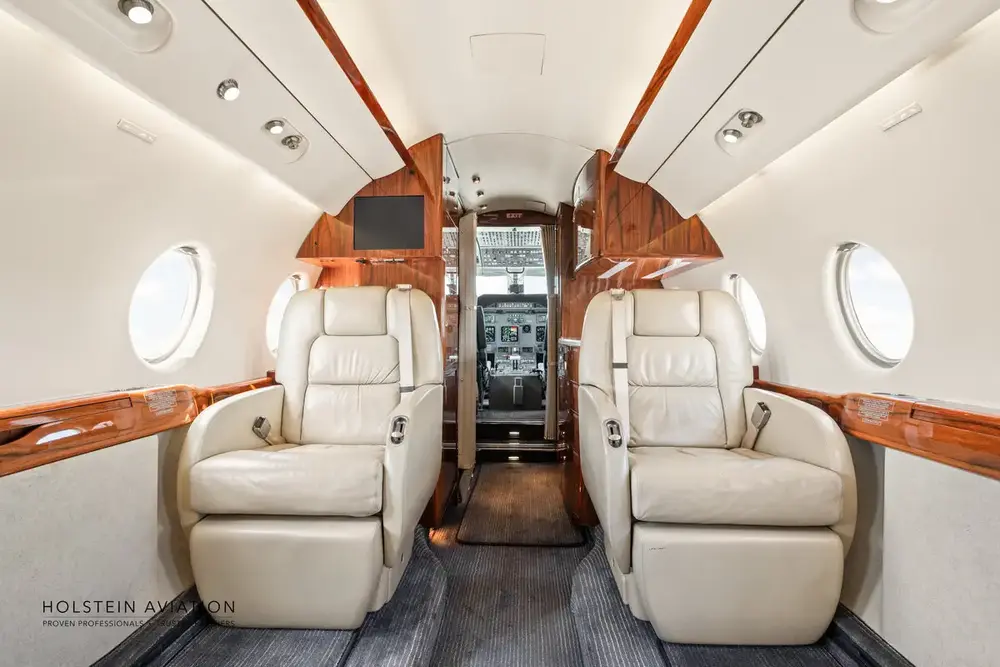 7600/gulfstream-g200-2000-flightmarket-id-7600-24598.webp