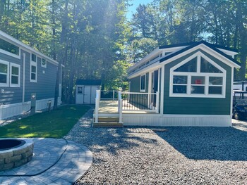 Thumbnail of mobile home