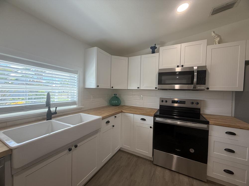 Camelot Lakes Village