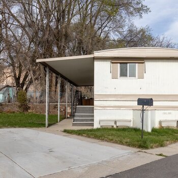 Thumbnail of mobile home