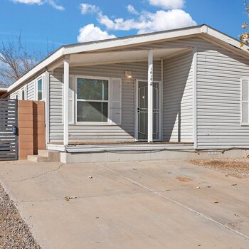 Thumbnail of mobile home