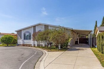 Thumbnail of mobile home