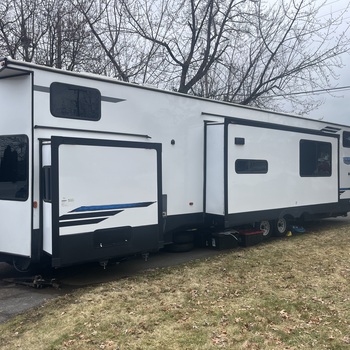 Thumbnail of RV