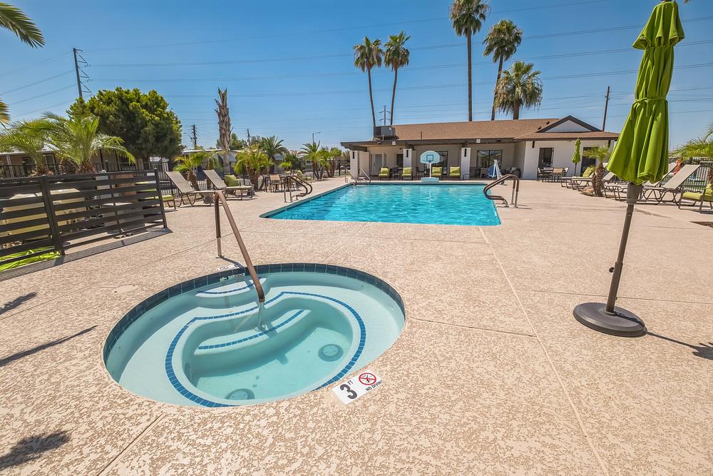 UQmB72Khu5 DSCF4979RyanAlbaugh