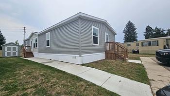 Thumbnail of mobile home