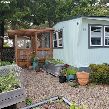 Thumbnail of mobile home