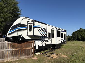 Thumbnail of RV