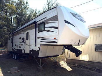 Thumbnail of RV