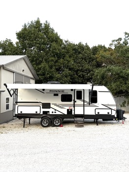 Thumbnail of RV