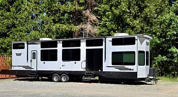 Thumbnail of RV