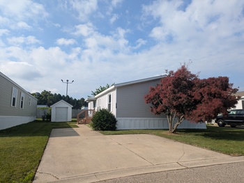 Thumbnail of mobile home