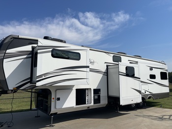 Thumbnail of RV