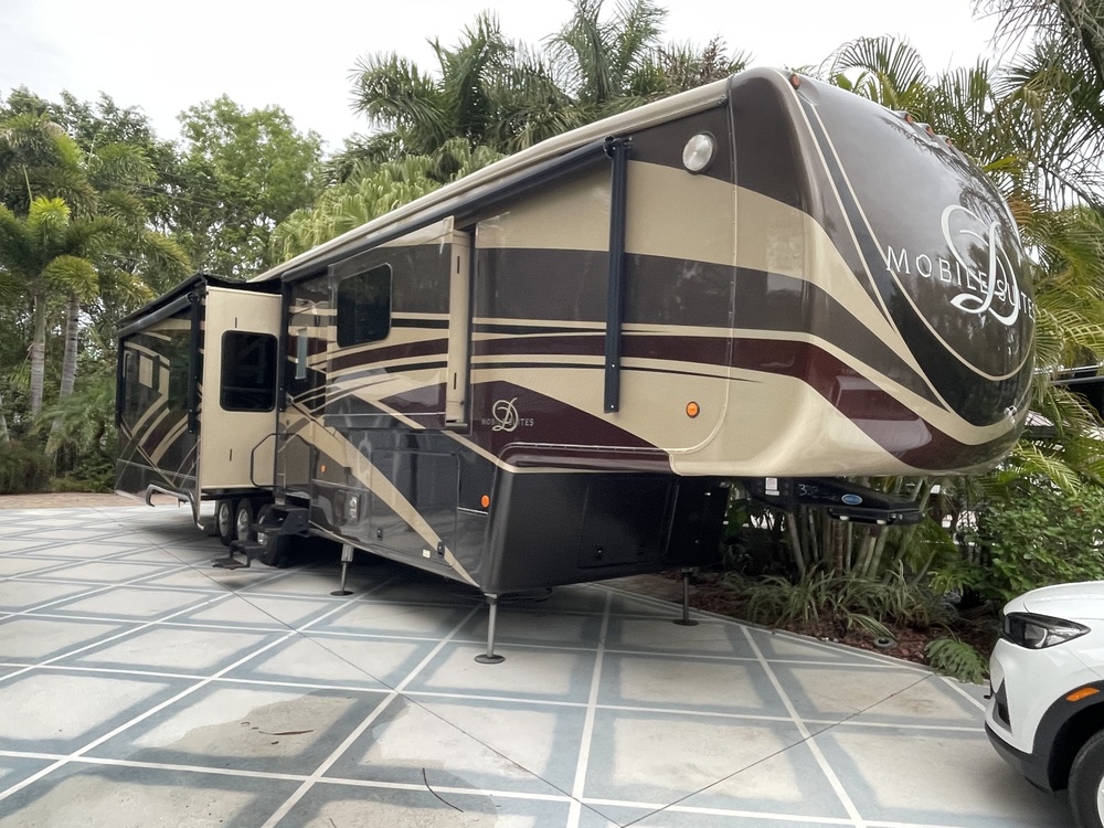Photo of Rv