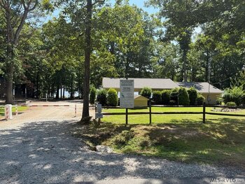 Thumbnail of mobile home lot