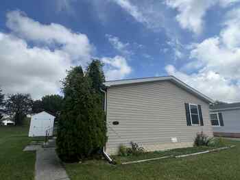 Thumbnail of mobile home