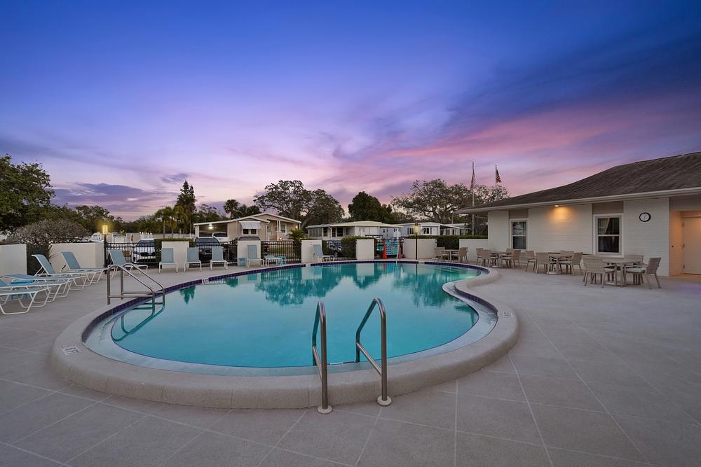 02 5200 28th St N St Petersburg FL 33714 Exterior DSC08733 EDIT