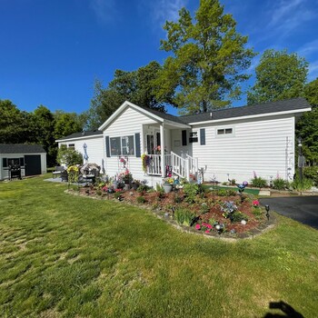 Thumbnail of mobile home