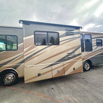 Thumbnail of RV