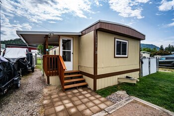 Thumbnail of mobile home