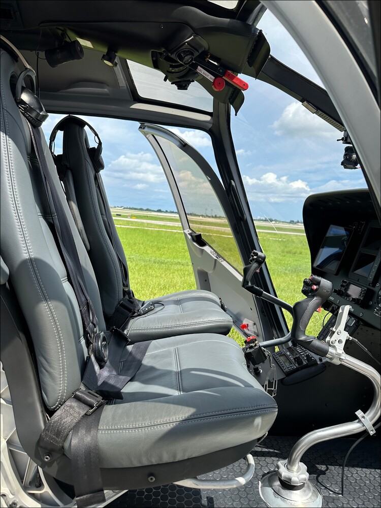 EC120B Crew Seats.jpg
