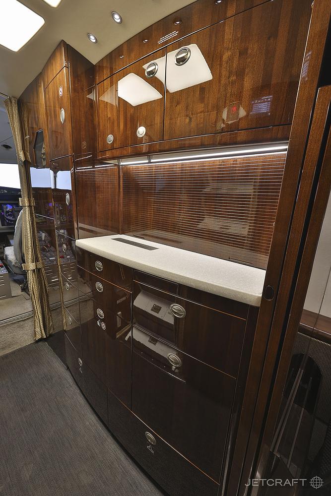 CL300_sn 20371_galley_ej_-8.jpg