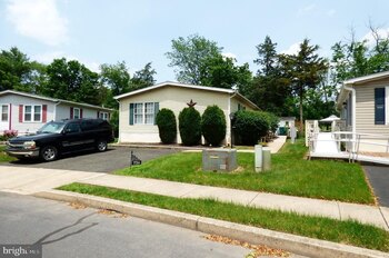 Thumbnail of mobile home