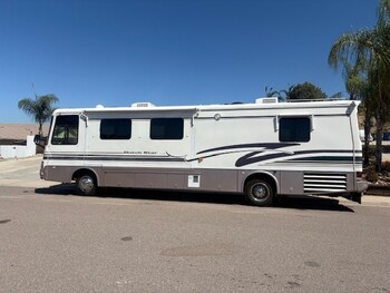 Thumbnail of RV