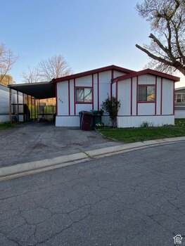Thumbnail of mobile home