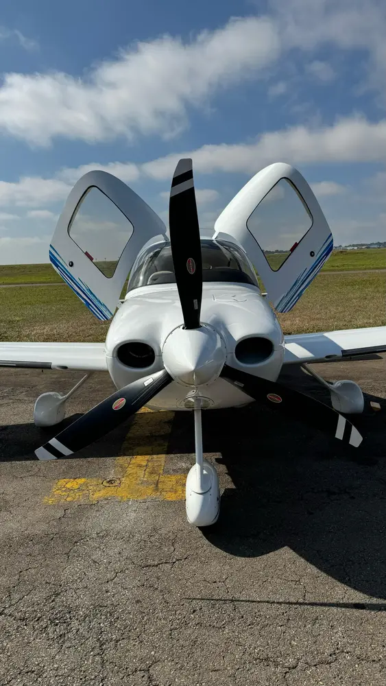 7291/cirrus-sr22-g2-2005-flightmarket-id-7291-16210.webp