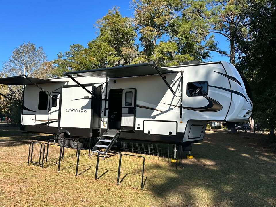 Photo of Rv
