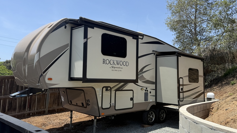 Photo of Rv