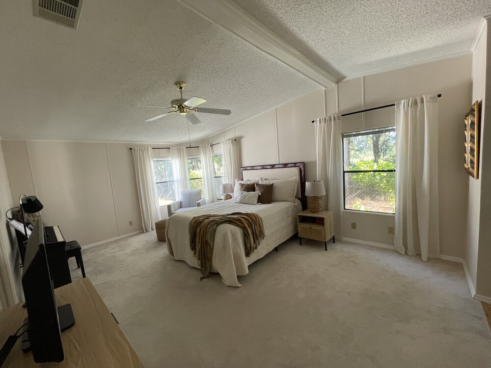 Lake Griffin Harbor Village